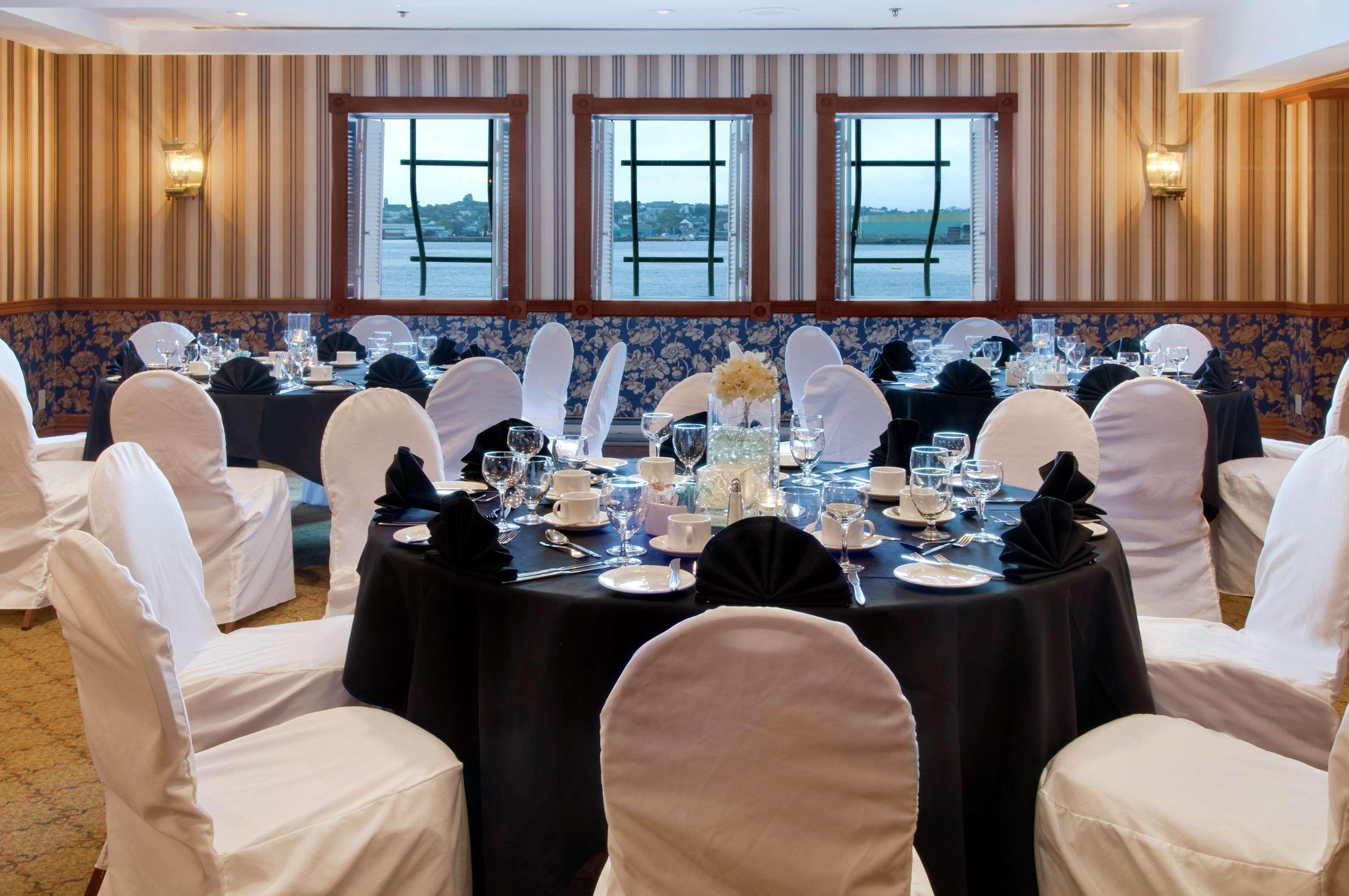 מלון Hilton סאינט ג'ון מסעדה תמונה